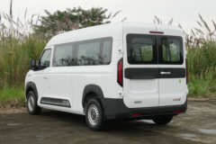 中国重汽 先锋官V 2024款 线路版 160马力 2.0T柴油 7座自动 中轴中顶轻客