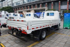 飞碟EV5 4.5T 4.15米单排纯电动栏板轻卡81.87kWh