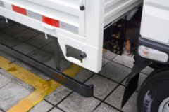 飞碟EV5 4.5T 4.15米单排纯电动栏板轻卡81.87kWh