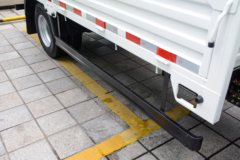 飞碟EV5 4.5T 4.15米单排纯电动栏板轻卡81.87kWh