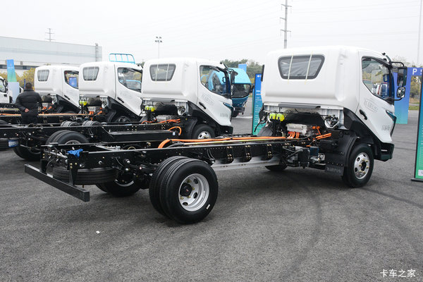 �ɵ�����Դ����ɫ���У���̼�������ж�;�ð���