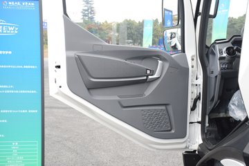 飞碟EW7&nbsp;电动冷藏车驾驶室图片