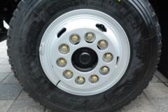 飞碟 金牛WX7 220马力 4X2 5.8米自卸车