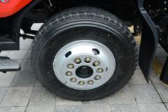 飞碟 金牛WX7 220马力 4X2 5.8米自卸车