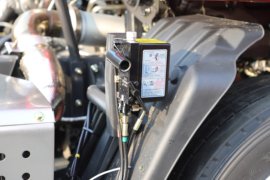 乘龙H5&nbsp;中置轴车辆运输车底盘图片