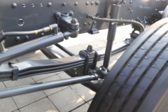 东风柳汽乘龙H7pro 13.5L柴油 630马力 8X4 法士特12档 AMT自动档 9.47米排半仓栅式载货车