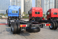 东风柳汽乘龙H7pro 13.5L柴油 630马力 8X4 法士特12档 AMT自动档 9.47米排半仓栅式载货车