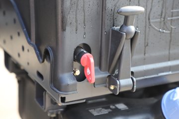 ������������M3V 4.5L���� 260���� 4X2 ��ʿ��8�� ��ɲ 6.8���Ű��դʽ�ػ���ͼƬ