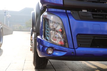 ������������M3V 4.5L���� 260���� 4X2 ��ʿ��8�� ��ɲ 6.8���Ű��դʽ�ػ���ͼƬ