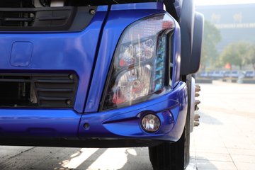 ������������M3V 4.5L���� 260���� 4X2 ��ʿ��8�� ��ɲ 6.8���Ű��դʽ�ػ���ͼƬ