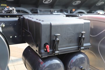 ������������H5 6.4L���� 300���� 4X2 ��ʿ��12�� 5.3����ж��ͼƬ