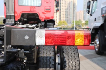 ������������H5 6.4L���� 300���� 4X2 ��ʿ��12�� 5.3����ж��ͼƬ