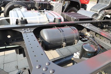 ������������H5 6.4L���� 300���� 4X2 ��ʿ��12�� 5.3����ж��ͼƬ