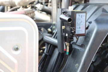 ������������H5 6.4L���� 300���� 4X2 ��ʿ��12�� 5.3����ж��ͼƬ