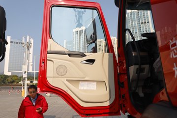 ������������H5 6.4L���� 300���� 4X2 ��ʿ��12�� 5.3����ж��ͼƬ