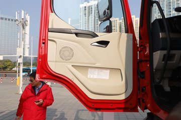 ������������H5 6.4L���� 300���� 4X2 ��ʿ��12�� 5.3����ж��ͼƬ