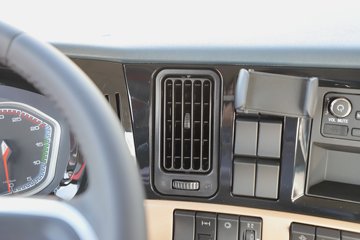 ������������H5 6.4L���� 300���� 4X2 ��ʿ��12�� 5.3����ж��ͼƬ