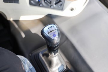 ������������H5 6.4L���� 300���� 4X2 ��ʿ��12�� 5.3����ж��ͼƬ