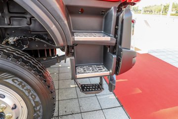 ������������H5 6.4L���� 300���� 4X2 ��ʿ��12�� 5.3����ж��ͼƬ