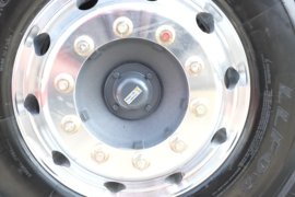 东风柳汽底盘&nbsp;粉粒物料运输车底盘图片