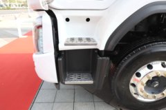 东风柳汽乘龙H7 400马力 8X4 散装饲料运输车(运力牌)