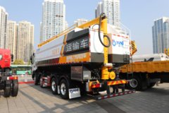 东风柳汽乘龙H7 400马力 8X4 散装饲料运输车(运力牌)