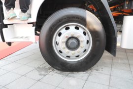 新乘龙M3&nbsp;扫路车底盘图片