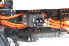 东风柳汽新乘龙M3 4X2 纯电动洗扫车(福龙马牌) 宁德时代281.92kWh