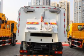 新乘龙M3&nbsp;扫路车上装图片