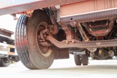 东风柳汽乘龙L3 200马力 4X2 防撞缓冲车(延龙牌)