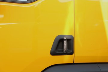 ������������L3 200���� 4X2 ��ײ���峵(������)ͼƬ