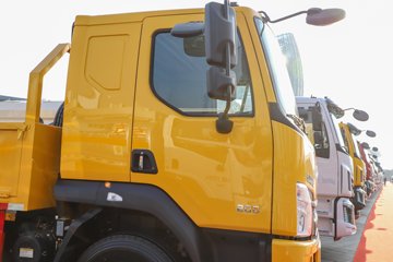 ������������L3 200���� 4X2 ��ײ���峵(������)ͼƬ