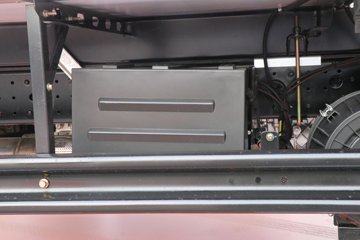 �������ó�����G300 200���� 4X2 ���� ��ʿ��8�� 4.06����س�ͼƬ