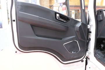 �������ó�����G300 200���� 4X2 ���� ��ʿ��8�� 4.06����س�ͼƬ