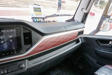 �������ó�����G300 200���� 4X2 ���� ��ʿ��8�� 4.06����س�ͼƬ