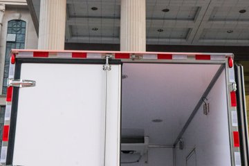 �������ó�����G300 200���� 4X2 ���� ��ʿ��8�� 4.06����س�ͼƬ