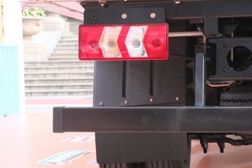 �������ó�����G300 200���� 4X2 ���� ��ʿ��8�� 4.06����س�ͼƬ