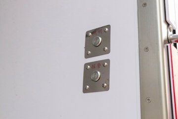 �������ó�����G300 200���� 4X2 ���� ��ʿ��8�� 4.06����س�ͼƬ