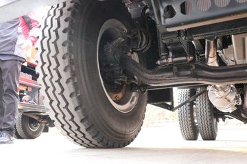 �������ó� ����G1 4.2L���� 200���� 4X2 ��ʿ��8�� 4���Ű���ж��ͼƬ