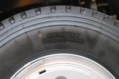 陕汽商用车 德龙G1 4.2L柴油 200马力 4X2 法士特8档 4米排半自卸车