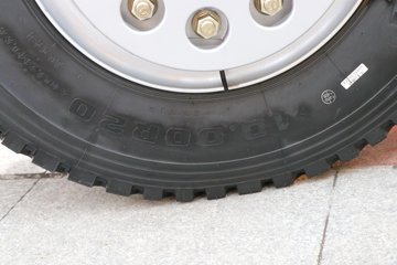 �������ó� ����G1 4.2L���� 200���� 4X2 ��ʿ��8�� 4���Ű���ж��ͼƬ