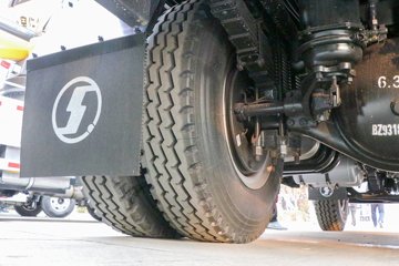 �������ó� ����G1 4.2L���� 200���� 4X2 ��ʿ��8�� 4���Ű���ж��ͼƬ