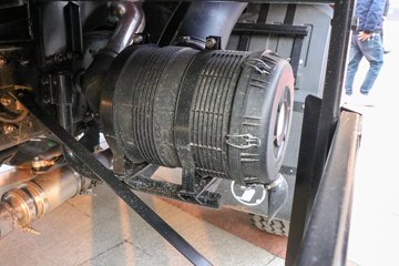 �������ó� ����G1 4.2L���� 200���� 4X2 ��ʿ��8�� 4���Ű���ж��ͼƬ