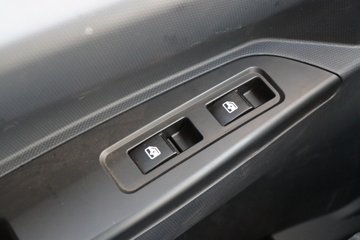 �������ó� ����G1 4.2L���� 200���� 4X2 ��ʿ��8�� 4���Ű���ж��ͼƬ