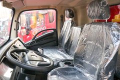 陕汽商用车 德龙G1 4.2L柴油 200马力 4X2 法士特8档 4米排半自卸车