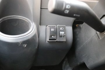 �������ó� ����G1 4.2L���� 200���� 4X2 ��ʿ��8�� 4���Ű���ж��ͼƬ