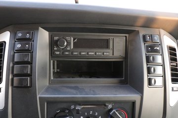 �������ó� ����G1 4.2L���� 200���� 4X2 ��ʿ��8�� 4���Ű���ж��ͼƬ