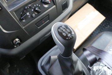 �������ó� ����G1 4.2L���� 200���� 4X2 ��ʿ��8�� 4���Ű���ж��ͼƬ