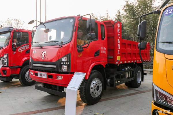 陕汽商用车 德龙G1 4.2L柴油 200马力 4X2 法士特8档 4米排半自卸车