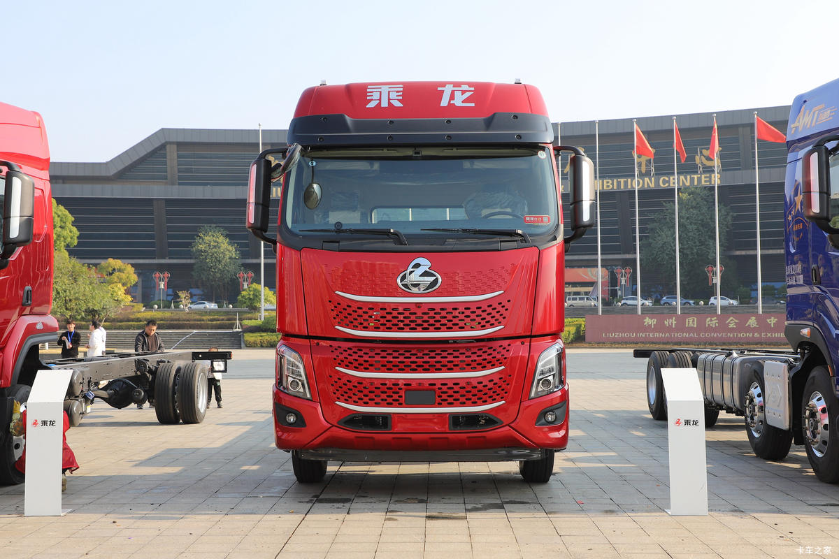 快递运输也可以更高效 更舒适 这台乘龙H7Pro就给了我们全新答案!